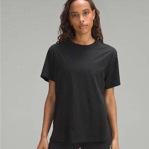 lululemon athletica Women's Short Sleeve Crewneck Tee in Black
